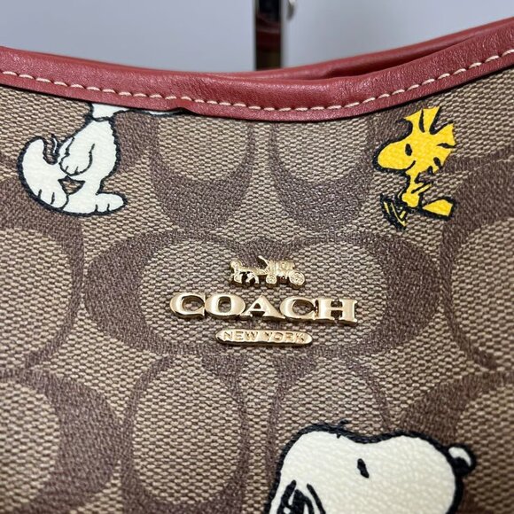 COACH X PEANUTS CITY TOTE IN SIGNATURE CANVAS WITH SNOOPY (CF166) - Picture 4 of 9